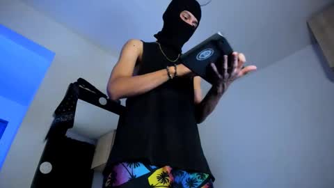   online show from November 9, 1:26 am