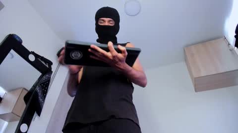   online show from November 29, 4:32 pm