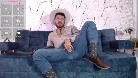 Snapshot of samuelcoopper chatting on October 1, 6:03 pm  Samuel Coopper  online show from October 1, 6:03 pm