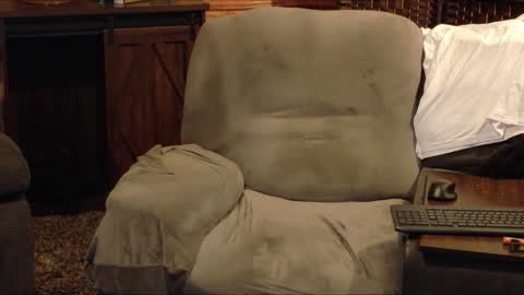 Snapshot of samueldixky chatting on January 6, 5:33 am samueldixky online show from January 6, 5:33 am