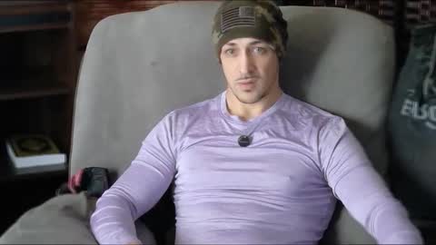 Snapshot of samueldixky chatting on January 19, 1:48 pm samueldixky online show from January 19, 1:48 pm