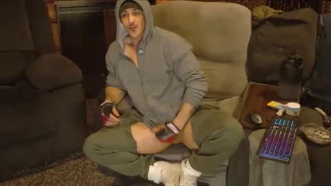 Snapshot of samueldixky chatting on March 7, 3:47 am samueldixky online show from March 7, 3:47 am