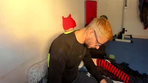 Snapshot of samuraijiu1 chatting on December 14, 2:33 pm Samuraijiu online show from December 14, 2:33 pm