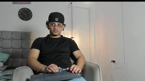 samxx_muscle online show from November 12, 1:44 pm