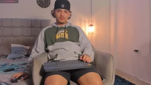 samxx_muscle online show from December 1, 1:49 pm