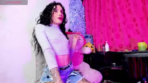 Snapshot of samy_ice chatting on June 6, 1:21 am samy_ice online show from June 6, 1:21 am