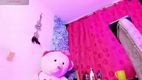 Snapshot of samy_ice chatting on June 14, 2:24 am samy_ice online show from June 14, 2:24 am