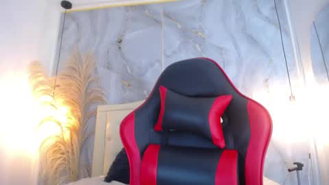 S A M A N T H A  online show from March 4, 4:57 pm