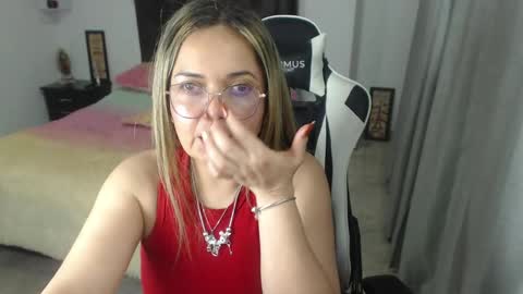 Snapshot of samy_vsn chatting on February 8, 3:19 am samy_vsn online show from February 8, 3:19 am