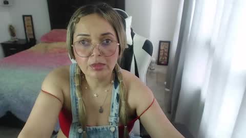 Snapshot of samy_vsn chatting on February 8, 6:01 pm samy_vsn online show from February 8, 6:01 pm