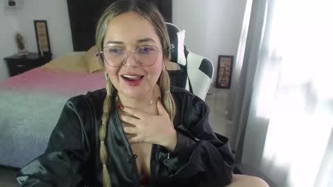 Snapshot of samy_vsn chatting on February 8, 9:15 pm samy_vsn online show from February 8, 9:15 pm