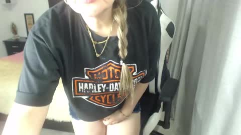 Snapshot of samy_vsn chatting on February 11, 1:20 am samy_vsn online show from February 11, 1:20 am