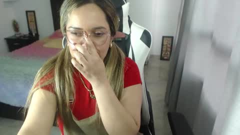 Snapshot of samy_vsn chatting on February 13, 6:27 pm samy_vsn online show from February 13, 6:27 pm