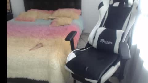 Snapshot of samy_vsn chatting on February 15, 9:04 pm samy_vsn online show from February 15, 9:04 pm