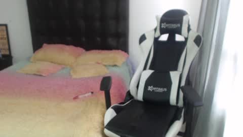 Snapshot of samy_vsn chatting on February 18, 5:21 pm samy_vsn online show from February 18, 5:21 pm