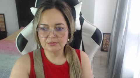 Snapshot of samy_vsn chatting on February 19, 5:27 pm samy_vsn online show from February 19, 5:27 pm