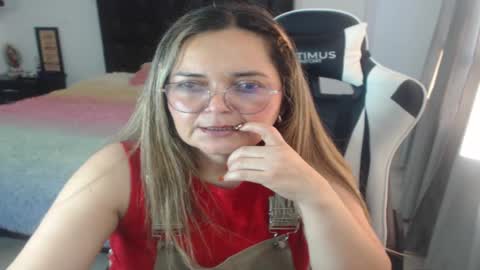 Snapshot of samy_vsn chatting on February 19, 10:42 pm samy_vsn online show from February 19, 10:42 pm