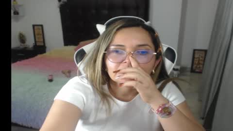 Snapshot of samy_vsn chatting on February 21, 2:06 am samy_vsn online show from February 21, 2:06 am