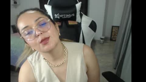 Snapshot of samy_vsn chatting on February 23, 12:08 am samy_vsn online show from February 23, 12:08 am