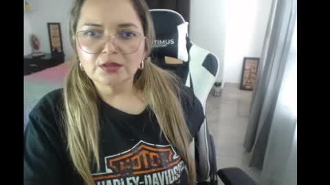 Snapshot of samy_vsn chatting on February 25, 6:31 pm samy_vsn online show from February 25, 6:31 pm