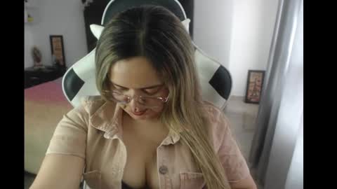 Snapshot of samy_vsn chatting on February 26, 6:21 pm samy_vsn online show from February 26, 6:21 pm