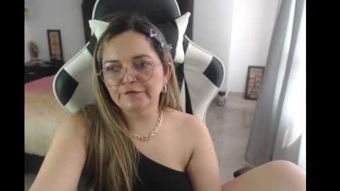 Snapshot of samy_vsn chatting on February 28, 7:03 pm samy_vsn online show from February 28, 7:03 pm