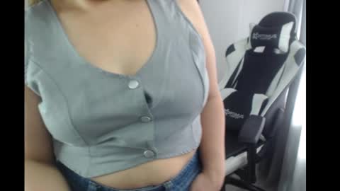 Snapshot of samy_vsn chatting on March 1, 9:04 pm samy_vsn online show from March 1, 9:04 pm