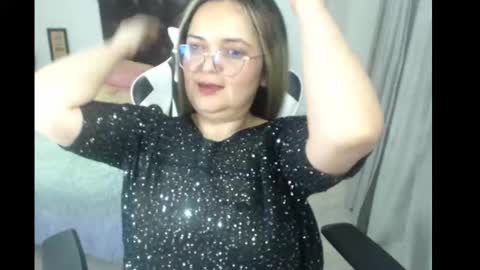 Snapshot of samy_vsn chatting on March 6, 12:21 am samy_vsn online show from March 6, 12:21 am