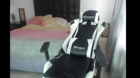 Snapshot of samy_vsn chatting on March 7, 8:55 pm samy_vsn online show from March 7, 8:55 pm