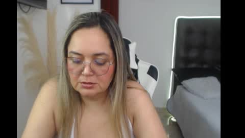 Snapshot of samy_vsn chatting on September 16, 7:37 pm samy_vsn online show from September 16, 7:37 pm