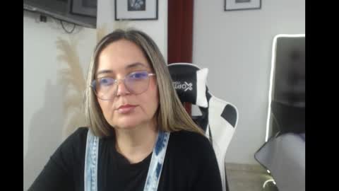 Snapshot of samy_vsn chatting on September 20, 6:31 pm samy_vsn online show from September 20, 6:31 pm