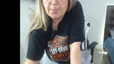 Snapshot of samy_vsn chatting on October 16, 6:09 pm samy_vsn online show from October 16, 6:09 pm