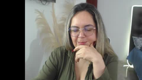 Snapshot of samy_vsn chatting on October 18, 6:30 pm samy_vsn online show from October 18, 6:30 pm