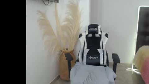 Snapshot of samy_vsn chatting on October 19, 6:41 pm samy_vsn online show from October 19, 6:41 pm