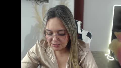 Snapshot of samy_vsn chatting on October 25, 9:09 pm samy_vsn online show from October 25, 9:09 pm