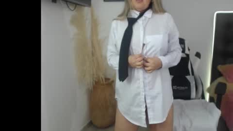 Snapshot of samy_vsn chatting on November 17, 7:41 pm samy_vsn online show from November 17, 7:41 pm