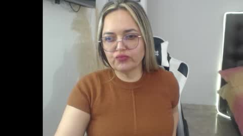 Snapshot of samy_vsn chatting on November 30, 6:56 pm samy_vsn online show from November 30, 6:56 pm