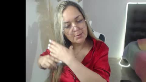 Snapshot of samy_vsn chatting on December 14, 3:28 pm samy_vsn online show from December 14, 3:28 pm