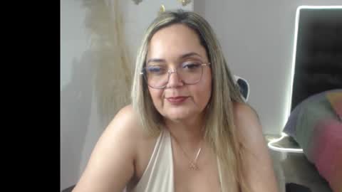 Snapshot of samy_vsn chatting on December 15, 10:14 pm samy_vsn online show from December 15, 10:14 pm