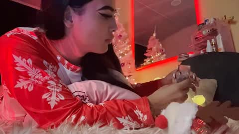 Snapshot of samys_world chatting on December 10, 1:54 am Samy Montoya online show from December 10, 1:54 am