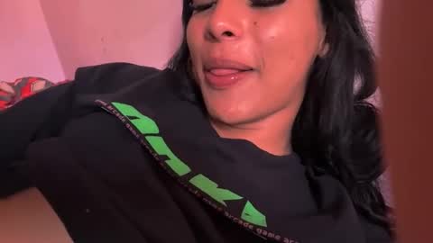 Snapshot of samys_world chatting on February 28, 9:44 pm Samy Montoya online show from February 28, 9:44 pm