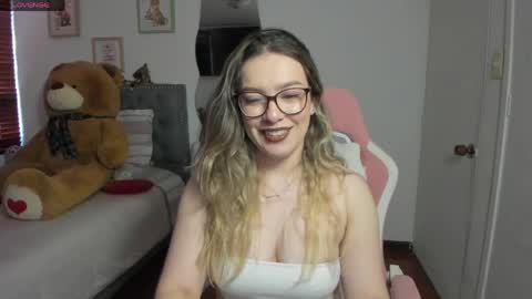 Snapshot of samysweet_8 chatting on May 9, 12:10 pm Samanta online show from May 9, 12:10 pm