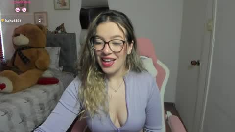 Snapshot of samysweet_8 chatting on May 28, 12:57 pm Samanta online show from May 28, 12:57 pm
