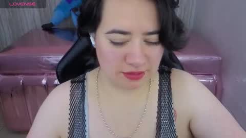 samythomas_t online show from February 24, 8:07 pm