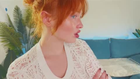 Snapshot of sanda_red chatting on October 15, 1:33 pm Sanda3 online show from October 15, 1:33 pm