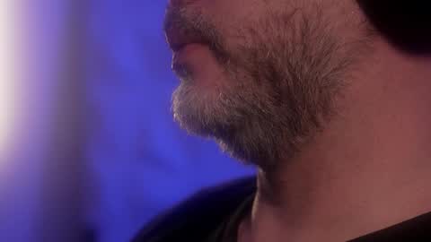 Snapshot of sanders_white chatting on October 17, 2:15 am Sanders online show from October 17, 2:15 am