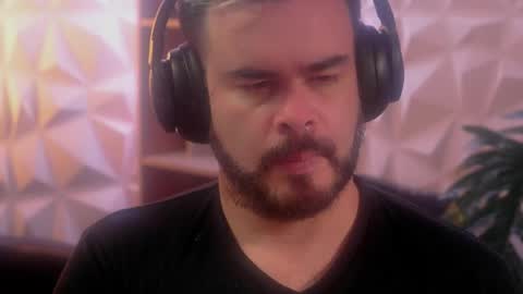 Snapshot of sanders_white chatting on January 10, 2:57 am Sanders online show from January 10, 2:57 am