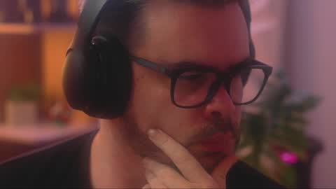 Snapshot of sanders_white chatting on January 11, 6:13 pm Sanders online show from January 11, 6:13 pm