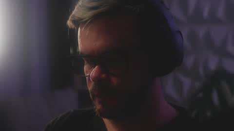 Snapshot of sanders_white chatting on February 11, 5:45 am Sanders online show from February 11, 5:45 am