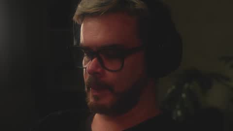 Snapshot of sanders_white chatting on February 12, 3:12 am Sanders online show from February 12, 3:12 am